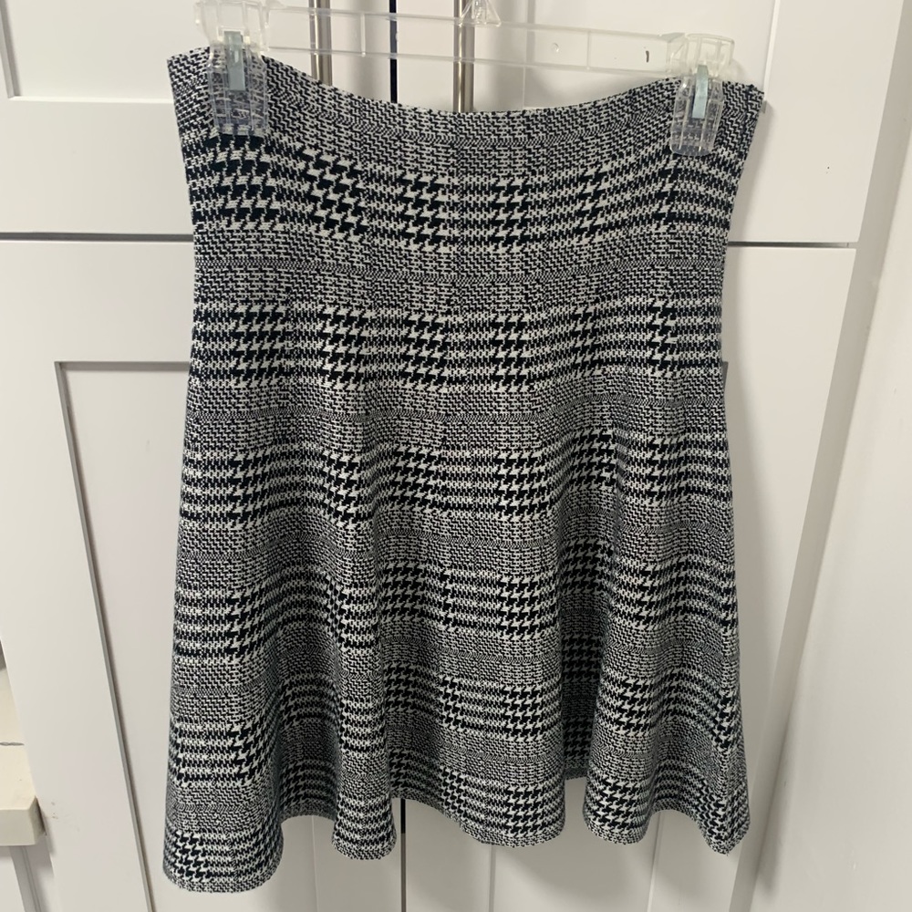 Max studio skit - Mid length stretchy and form fitting. New with tag.,